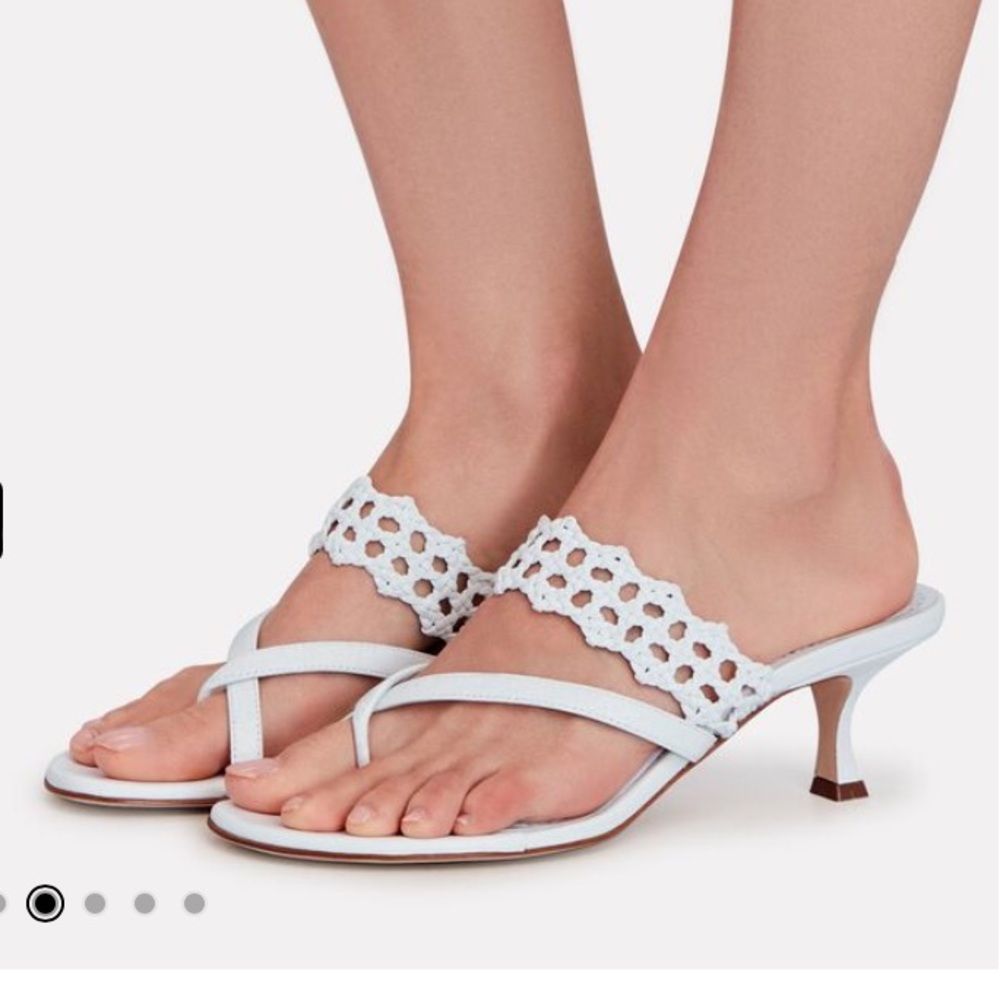 NIB Authentic Manolo Blahnik Susa White Sandals